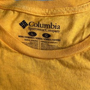 Yellow Columbia T-Shirt. Men’s Large